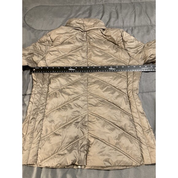 Michael Kors Womens Packable Down Fill Jacket Small Beige Puffer Chevron No Hood - Picture 12 of 16